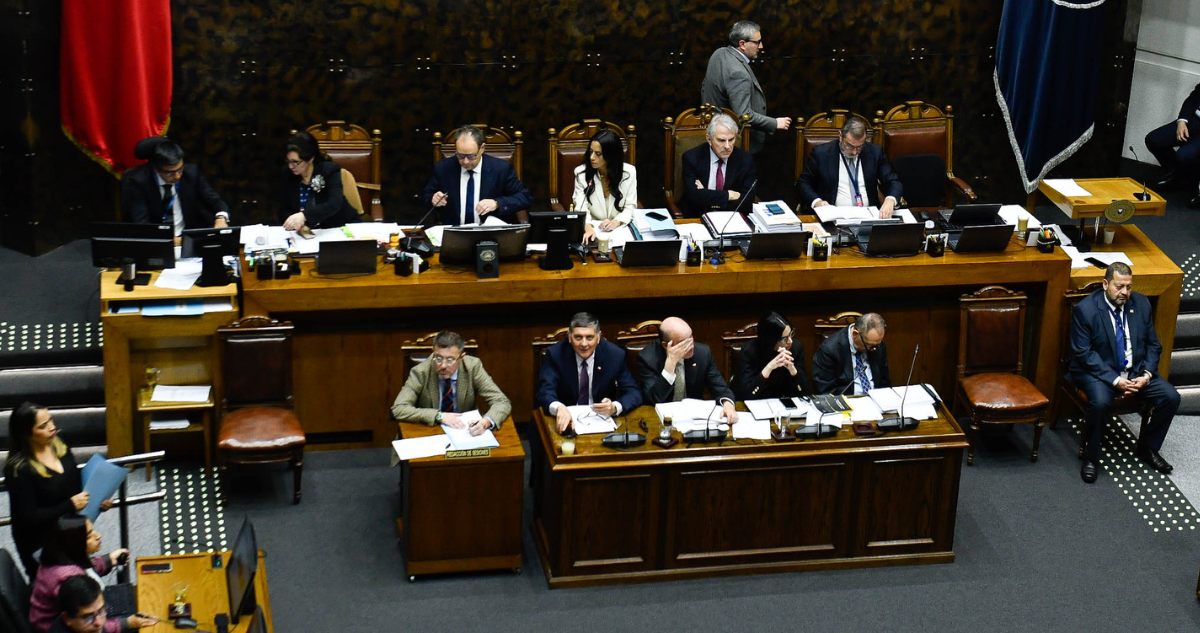Senado aprueba por 26 votos contra 24 la rebaja del impuesto a las empresas y reintegración tributaria