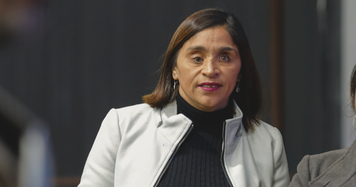 Senadora Campillai contrató a yerno como chofer pese a tener antecedentes y causa vigente por amenazas