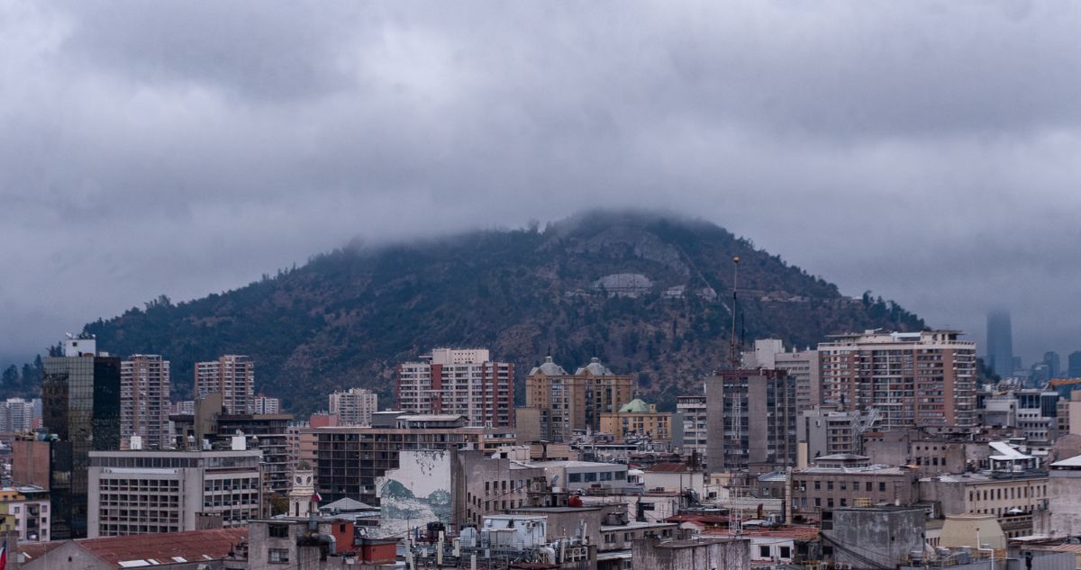 Senapred declara Alerta Temprana Preventiva en 10 comunas de la RM: hay riesgo de aluviones por lluvia