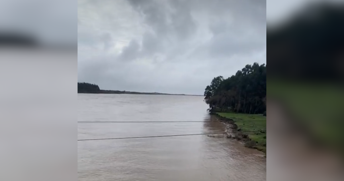 Emiten evacuación preventiva en Licantén por crecida del Mataquito