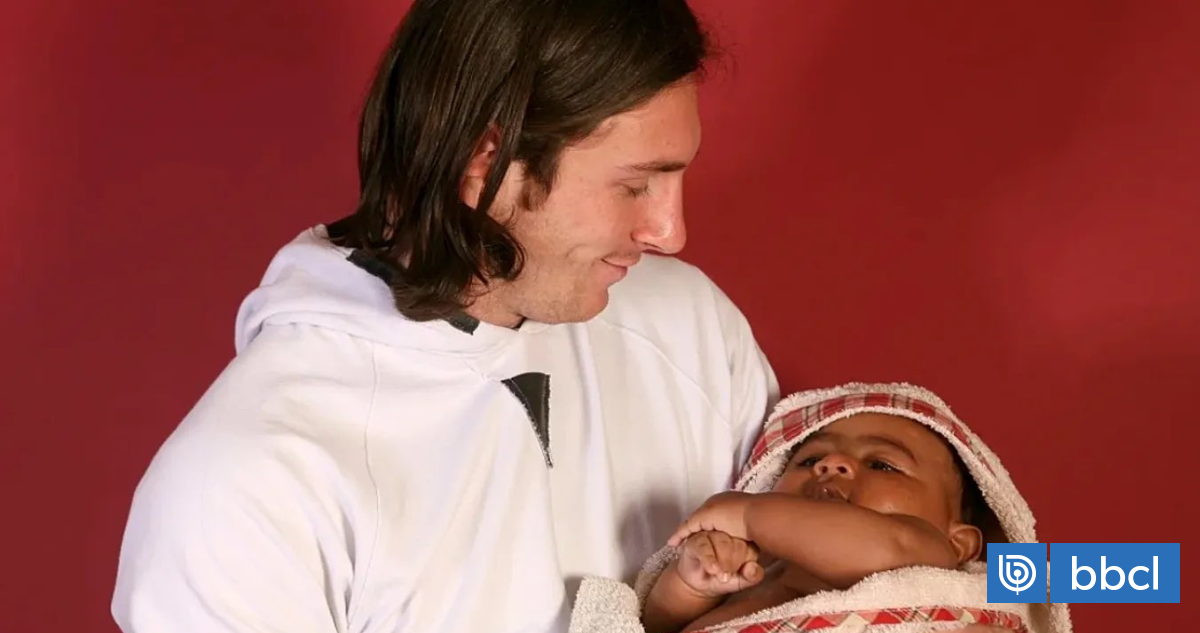 La historia de la foto de Messi bañando a Lamine Yamal que resurge tras