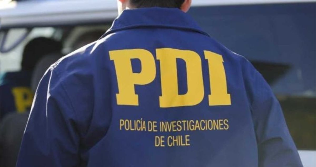 Sujetos de entre 16 y 19 años amenazan con arma de fuego a adulta mayor durante turbazo en La Cisterna