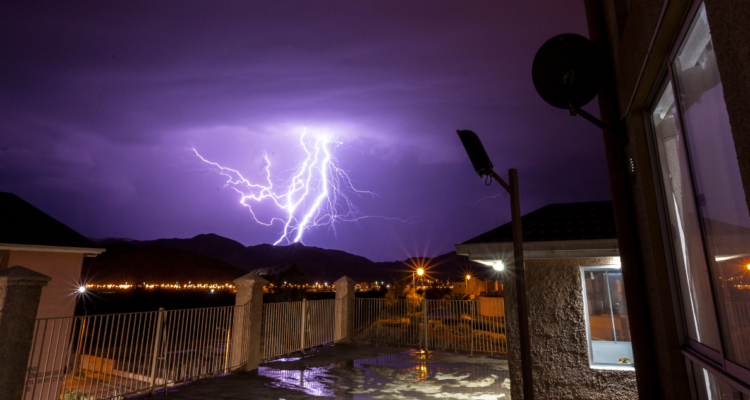 https://media.biobiochile.cl/wp-content/uploads/2026/07/tormentas-electricas-3-750x400.png