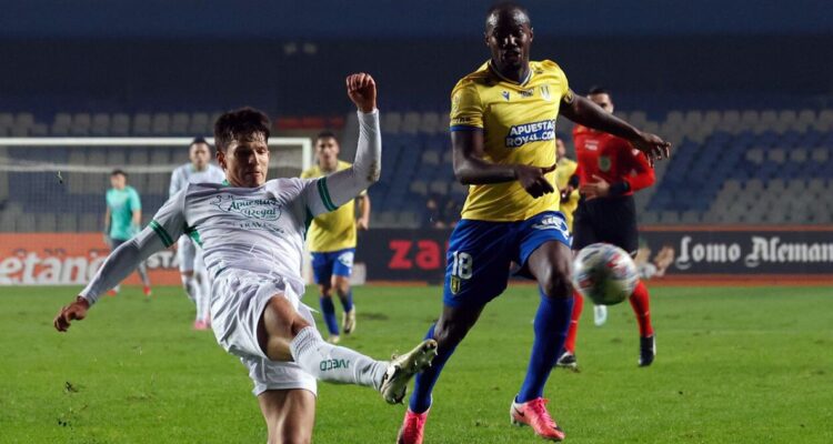 UdeC y Audax Italiano se enfrentaron por La Liga de Primera en Concepción