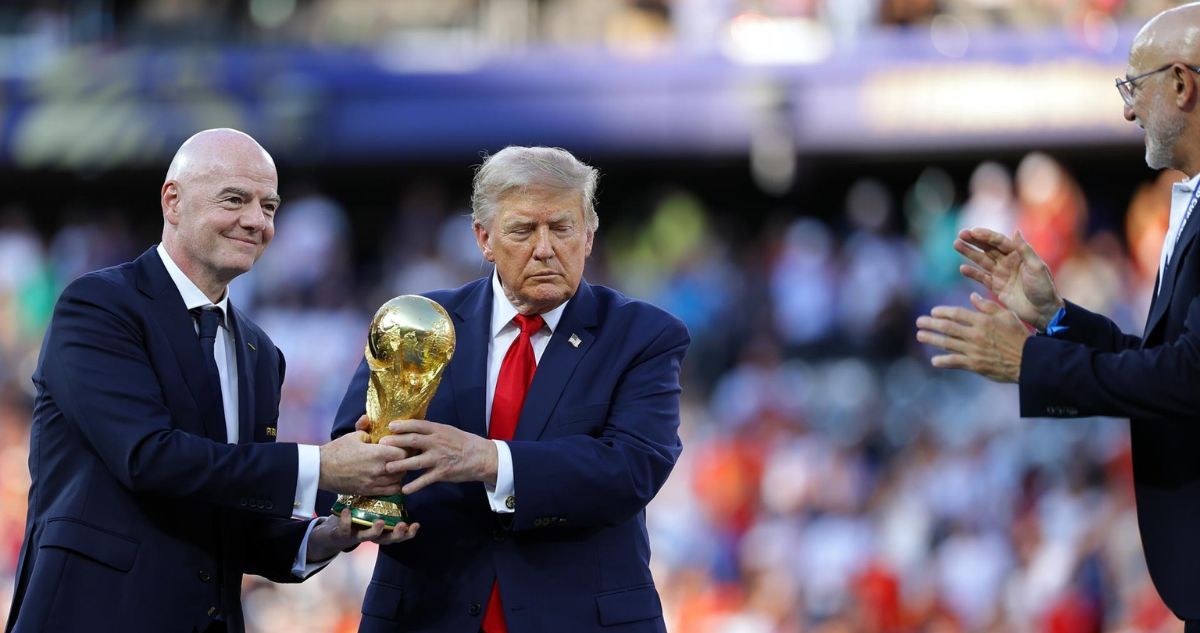 UEFA advierte a Infantino por querer vender participaciones del Mundial