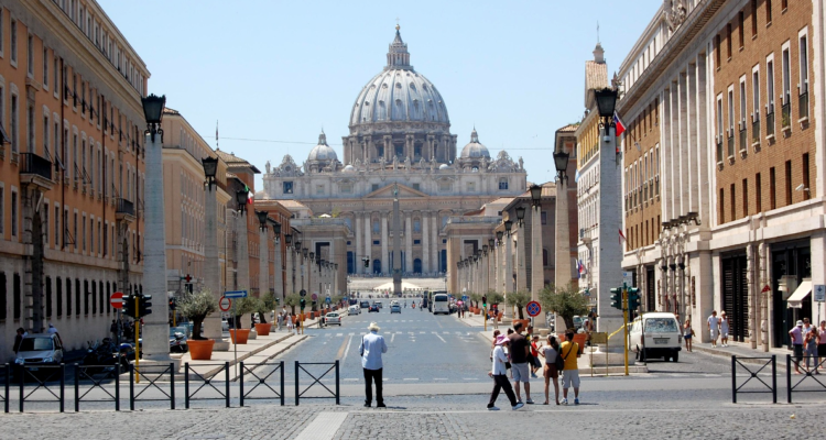 El Banco Vaticano reporta alza de sus beneficios y detalla cuánto se destinó para el Santo Padre