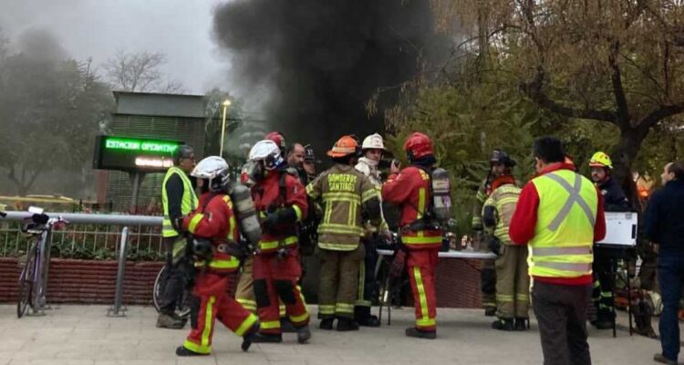 VIDEOS | Cierran seis estaciones de la Línea 5 del Metro por incendio en tren de Santa Isabel