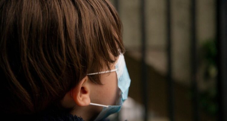 Virus sincicial lidera circulación en Chile y Minsal advierte posible alza de contagios