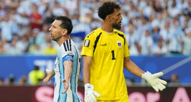 Vozinha en el Mundial Colo Colo foto de contexto