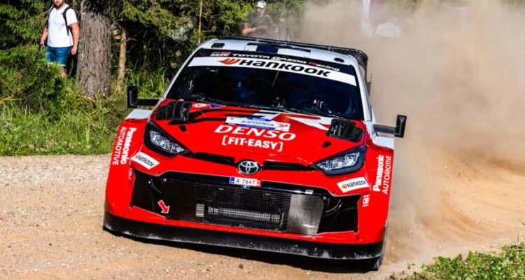 Finlandés Sami Pajari toma delantera en primera jornada del WRC de Estonia: Evans lidera campeonato