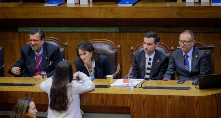 Diputados aprueban bono de $30 mil por hijo y ahora el proyecto pasa al Senado