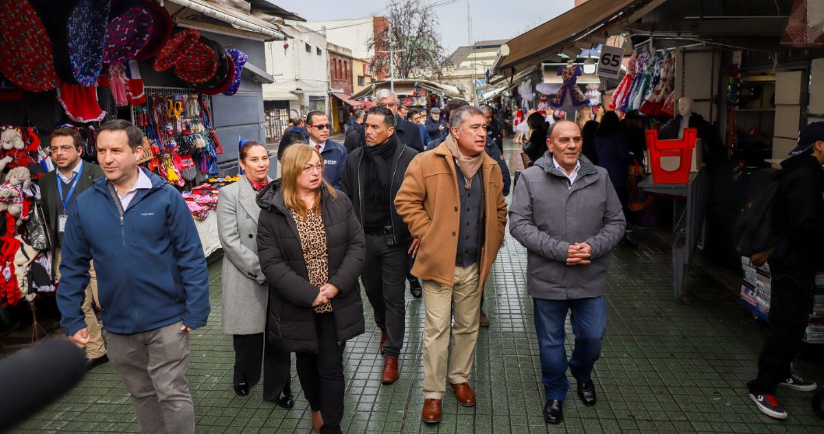 5 mil toldos y 1.645 puestos informales erradicados: Santiago celebra 1 año de intervención en Meiggs