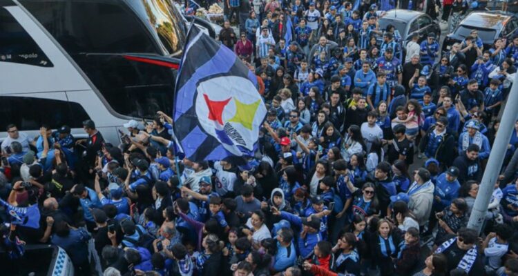 Hincha presentó recurso protección contra su club, Huachipato, y la ANFP por veto a hinchada