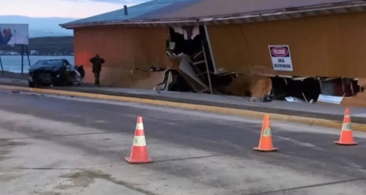 Accidente de tránsito provoca la muerte de una persona y deja dos lesionados en Porvenir