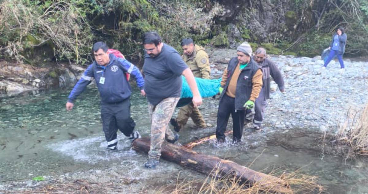 Alto Bío Bío: rescatan a padre y su hijo de 9 años luego de que cayeran al río Queuco