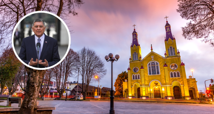 Claudio Alvarado e Iglesia de Castro | Agencia UNO (Edición BBCL)