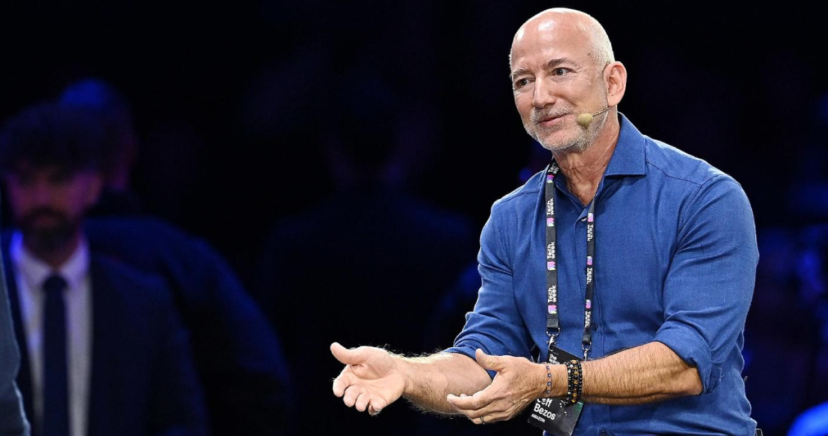 Jeff Bezos sale a vender millones de acciones de Amazon tras alcanzar su máximo valor