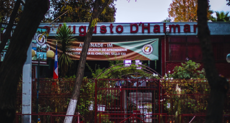 Denuncian amenazas de muerte contra joven del Liceo Augusto D’Halmar que se opuso a paro