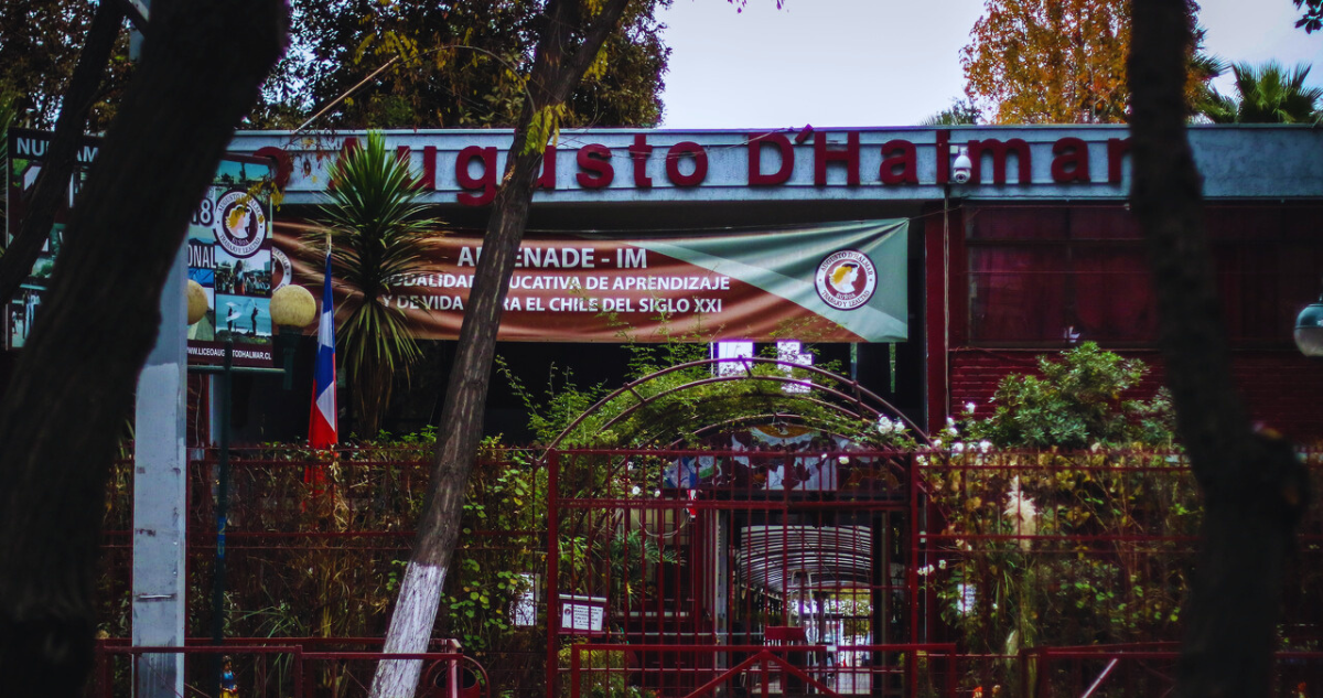 Denuncian amenazas de muerte contra joven del Liceo Augusto D’Halmar que se opuso a paro