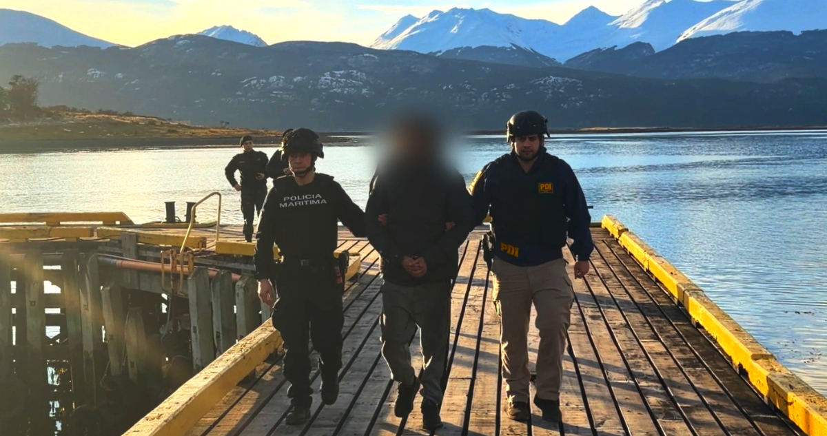 Apoyo de la Armada y 10 horas de navegación: así cayó en la Antártica imputado por delitos sexuales