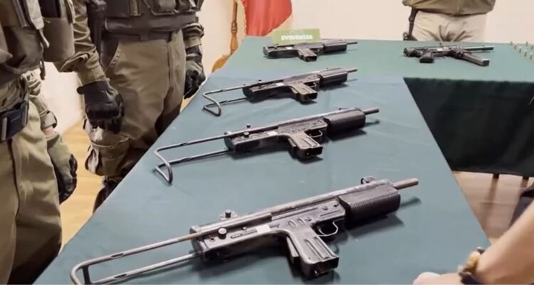Chile incautó más de 1.100 armas argentinas desde 2022, incluidas 40 de policías y militares