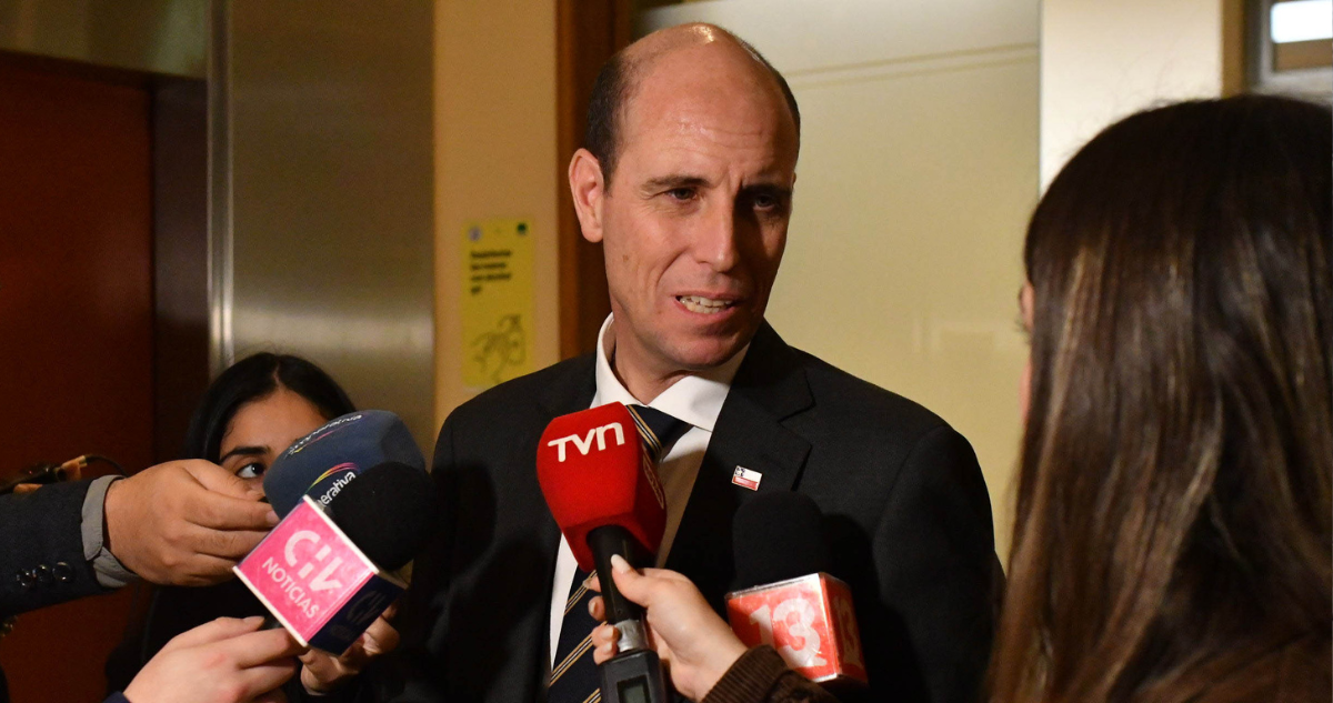 Arrau defiende Ley Antibarricadas 2.0: “Usted puede manifestarse en la vereda o en la plaza”
