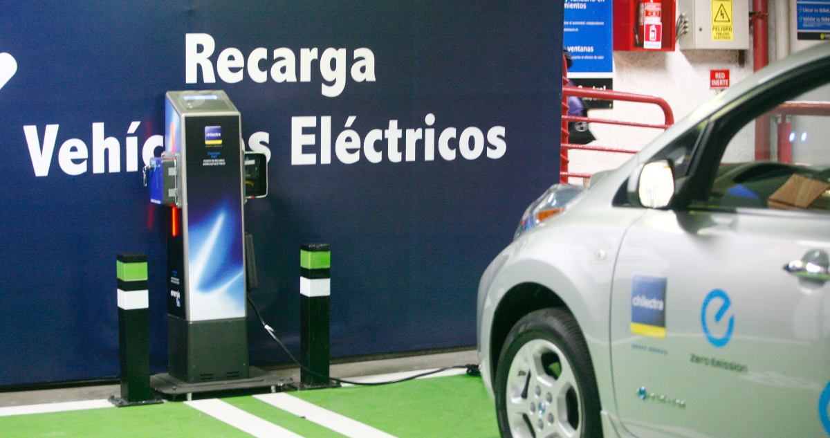 Tres meses de gracia y tasa preferencial: BancoEstado lanza facilidad de crédito para autos eléctricos