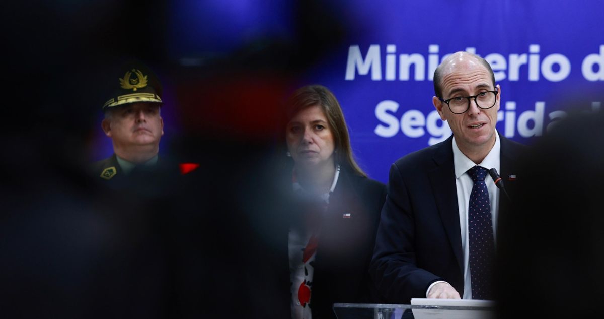 Arrau intenta bajar la tensión por reforma de seguridad y llama “a la calma” tras crítica desde la UDI