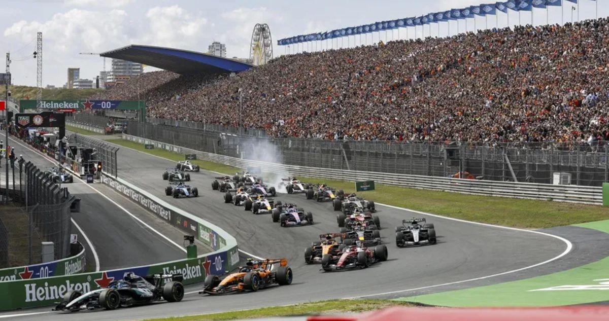 George Russel domina de principio a fin y se queda con el sprint del GP de Países Bajos