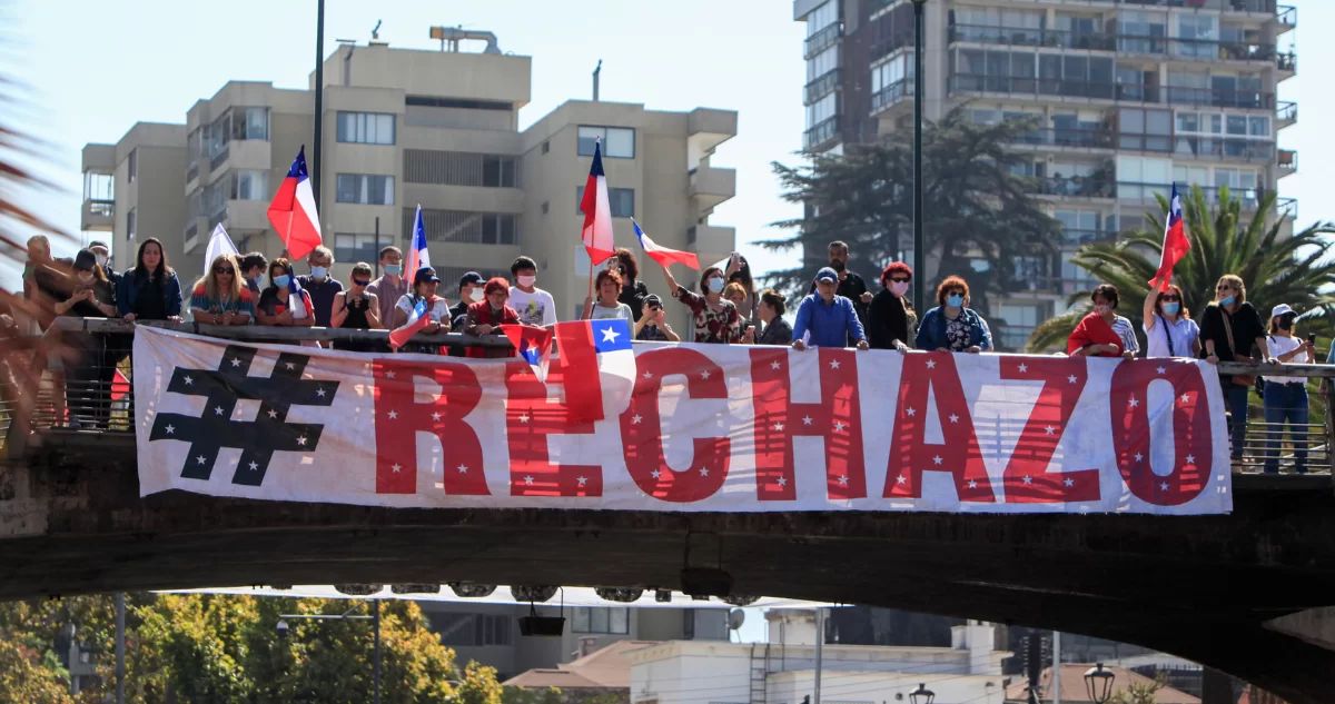 Cena y podcast: el plan del oficialismo para conmemorar los cuatro años del triunfo del Rechazo