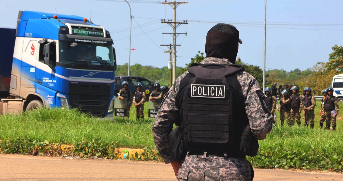 Bolivia despliega militares y policías ante amenazas de bloqueos por fin de subvención al diésel