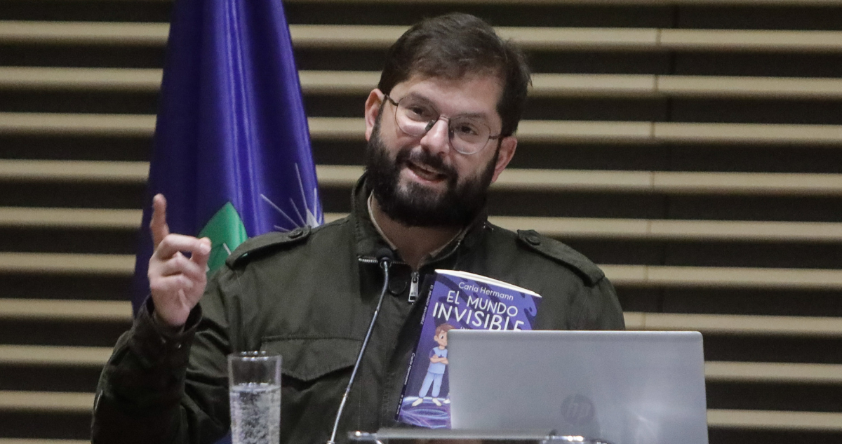 Boric acusa que en los últimos meses se ha presentado la ciencia como “amenaza” y llama a invertir más
