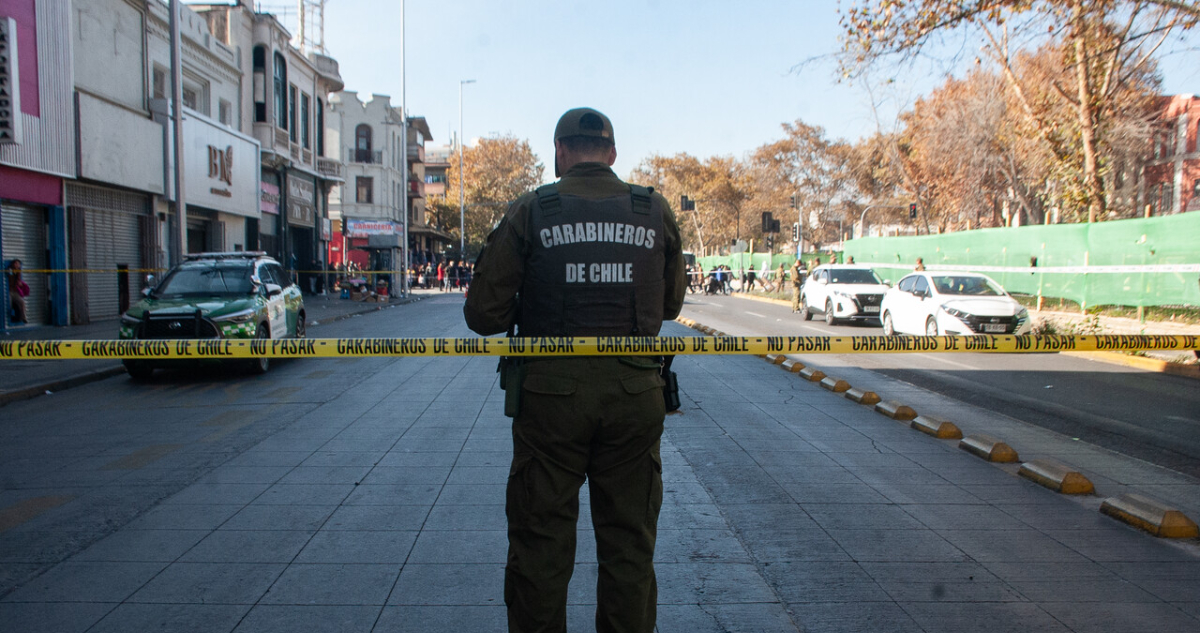 Temor a ser víctima de un delito sube a 73% y crimen organizado lidera preocupación según Cadem
