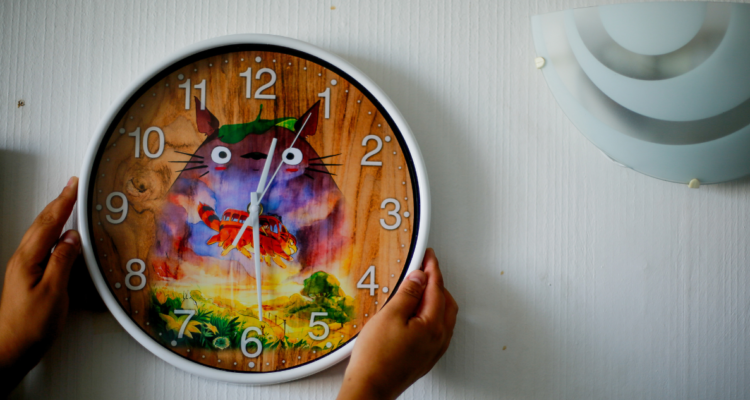 A menos de un mes del horario de verano ¿Se adelantan o retrasan los relojes con el cambio de hora?