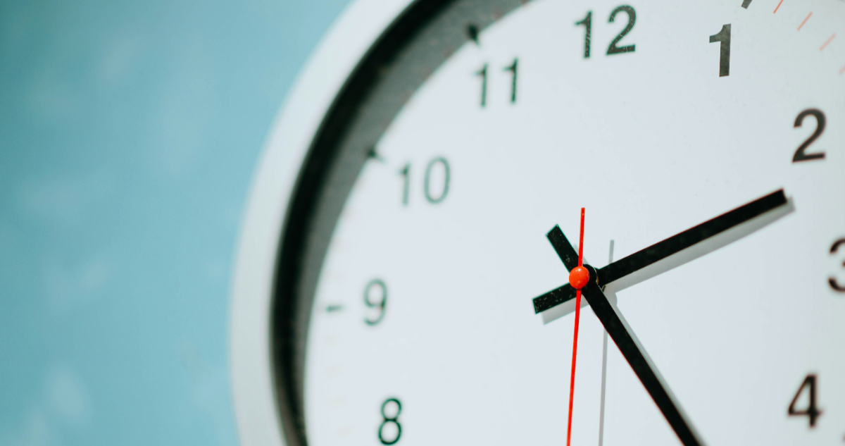 Foto de un reloj para ilustrar nota sobre el horario de invieron