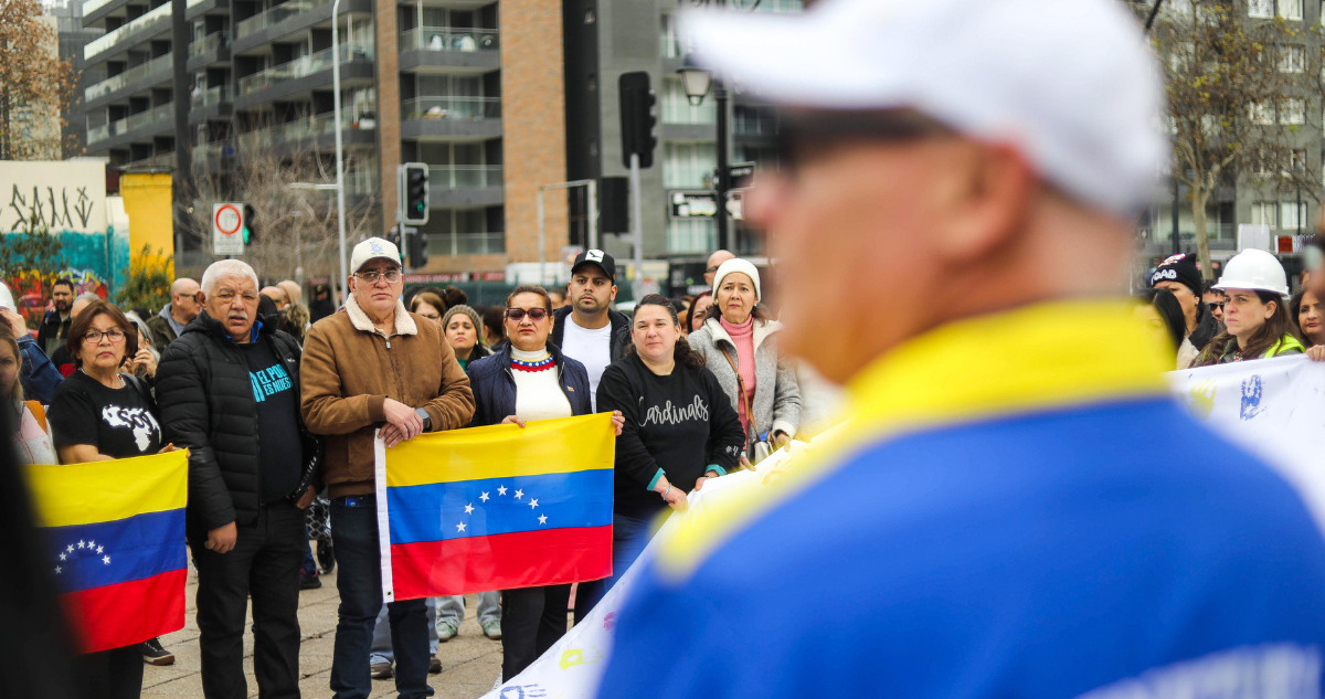 Cancillería avanza en Caracas pero Venezuela mantiene sin atención consular a sus ciudadanos en Chile