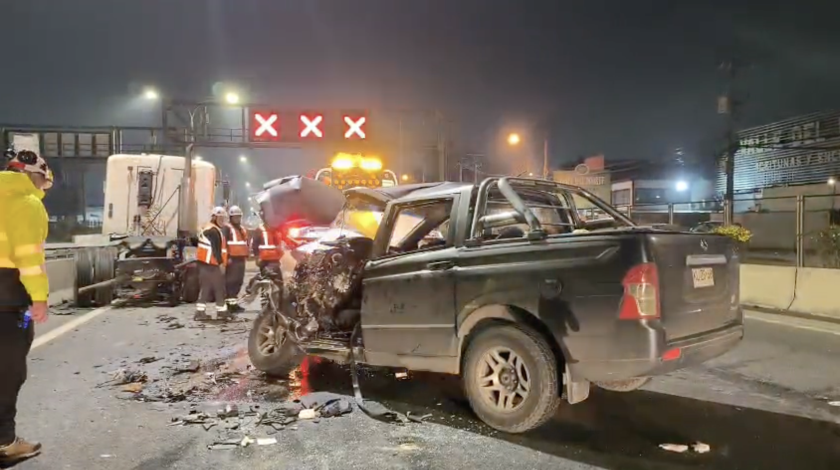 Un muerto deja accidente múltiple que involucró a un camión en la Ruta 5 Norte