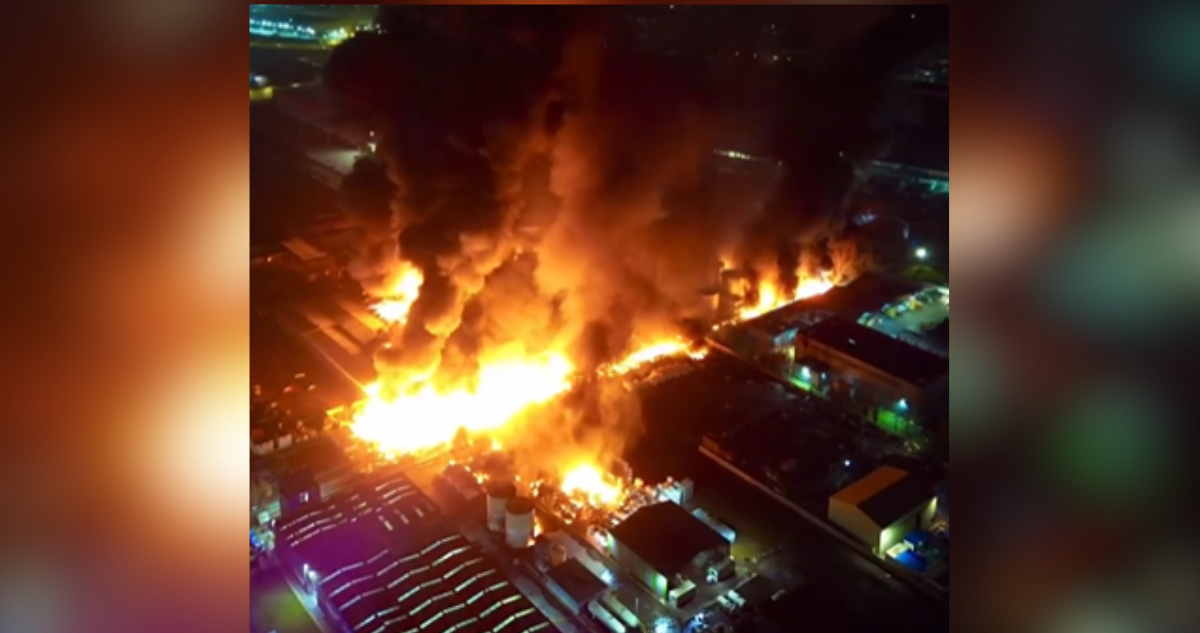 Gigantesco incendio químico: Alcaldesa de Quilicura pide a Gobierno suspender clases si es necesario
