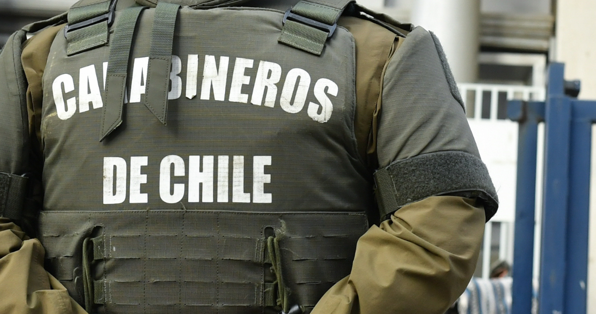 Carabinero balea a asaltante que intentó robarle en Santiago: tiene 16 años
