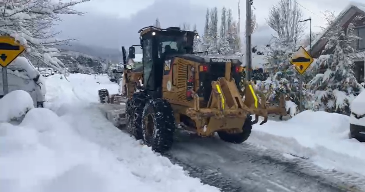 Cerca de 3.500 personas aisladas por acumulación de nieve en sectores rurales de Lonquimay