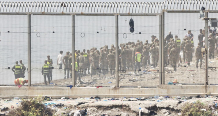 España afirma que han vuelto a Marruecos 70.000 de las 72.000 personas que entraron a Ceuta
