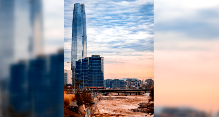 Actividad económica logra crecer 2,4% en junio y Chile eludiría con margen mínimo la recesión técnica