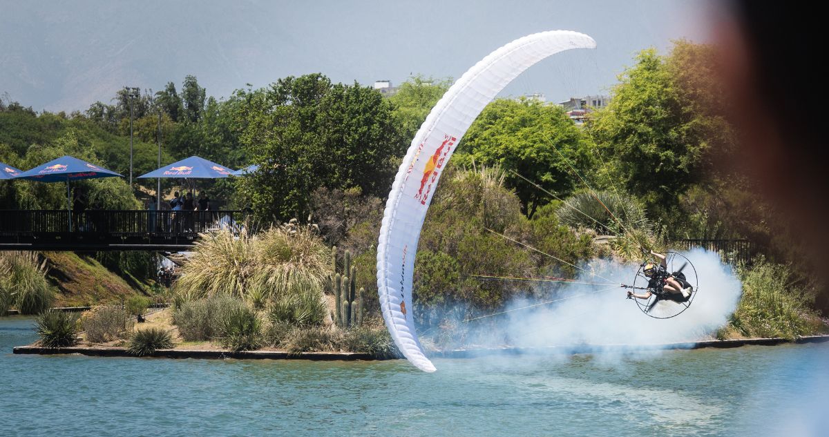 Víctor ‘Bicho’ Carrera se luce en torneo de paracaidismo en Suiza