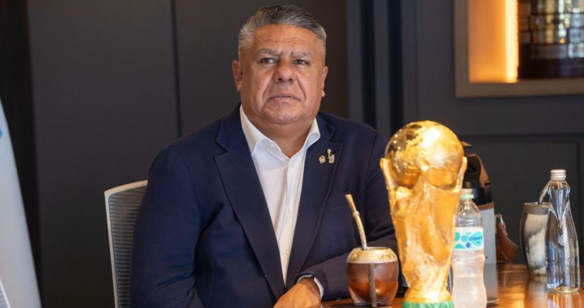 Claudio Chiqui Tapia salió en defensa de la selección Argentina.