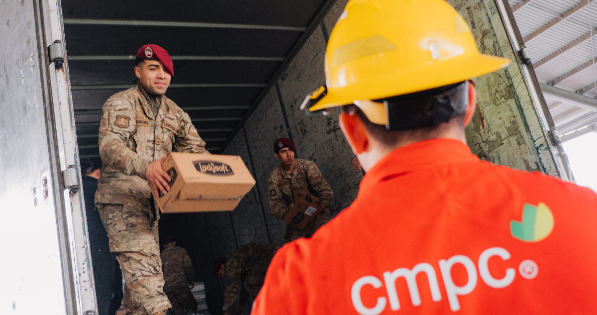 https://media.biobiochile.cl/wp-content/uploads/2026/08/cmpc-apoyo-lluvias-angol.jpg