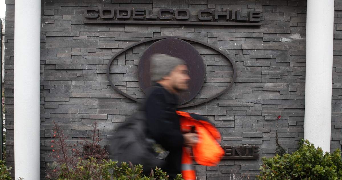 Codelco pone en revisión su millonaria cartera de inversiones y Fontaine prevé “cuatro años difíciles”