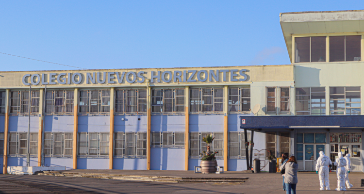 https://media.biobiochile.cl/wp-content/uploads/2026/08/colegio-nuevos-horizontes-750x400.png