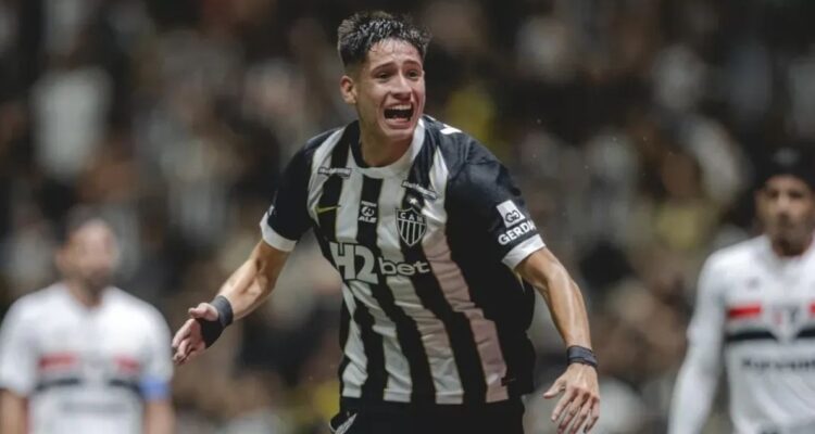 Iván Román fue anunciado como nuevo jugador de Colo Colo.