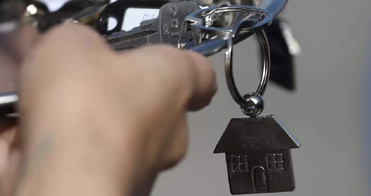 Familias de conjunto habitacional en Castro demandan al Estado por presuntas fallas de construcción