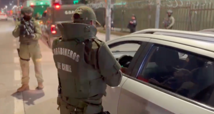 "Copamiento barrial" de Carabineros deja 15 detenidos en El Bosque y San Ramón